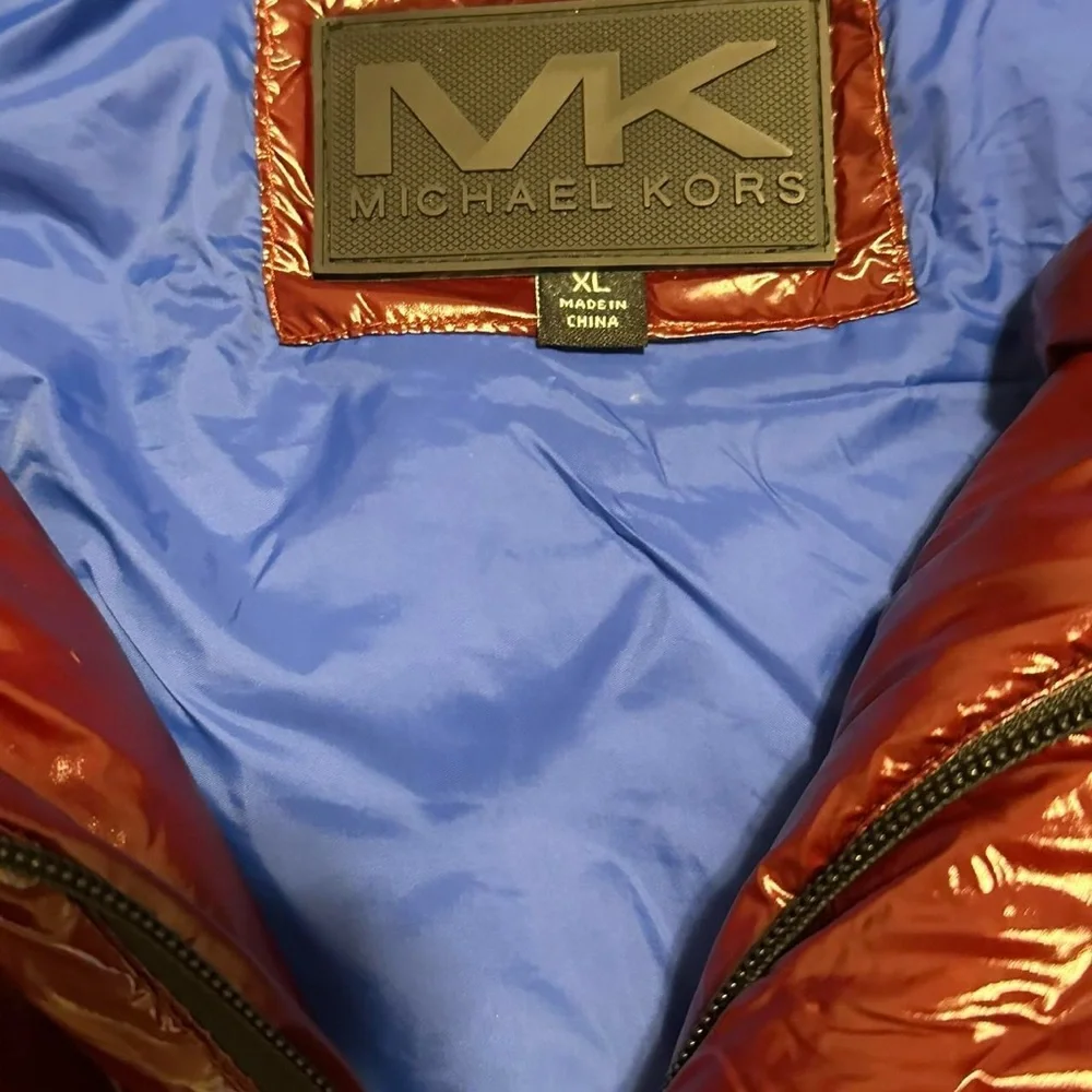 Men's Michael Kors Red Travel Engineered Puffer Jacket, Size XL - Picture 3 of 7